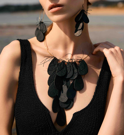 Peisinoe Petal Necklace