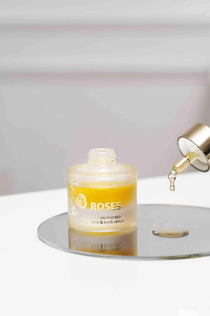 Botanical texture of ROSES Gemmotherapy Face & Neck Serum by Soul&Sage, intensive regenerative treatment for face and neck, available at Soul&Sage
